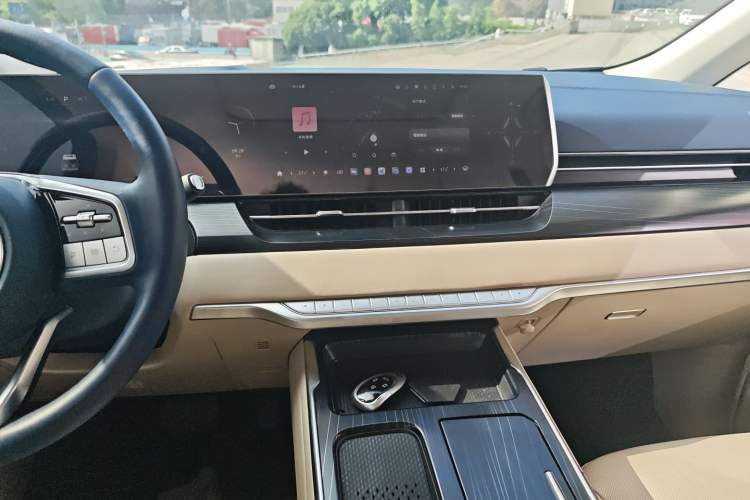 Used Wey Gaoshan 2023 Four-Wheel Drive Flagship Edition Audio And AC Panel