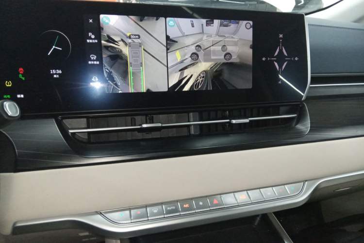 Used Wey Gaoshan 2023 Four-Wheel Drive Flagship Edition Audio And AC Panel