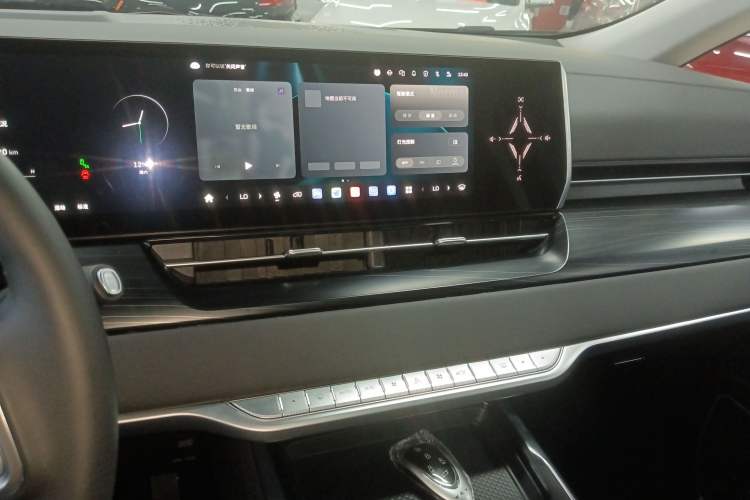 Used Wey Gaoshan 2023 Four-Wheel Drive Flagship Edition Audio And AC Panel