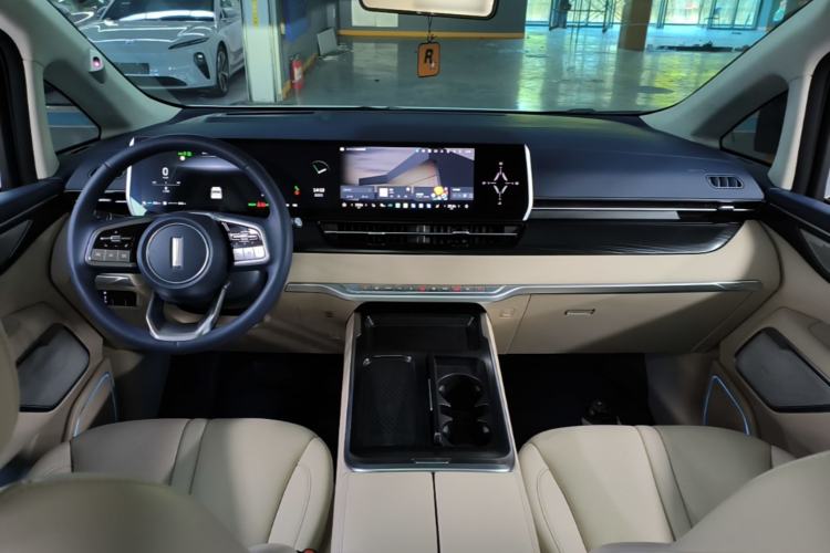 Used Wey Gaoshan 2023 Four-Wheel-Drive Executive Extended Version Center Console