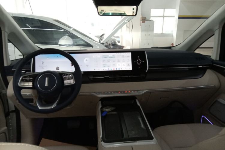 Used Wey Gaoshan 2023 Four-Wheel Drive Flagship Edition Center Console