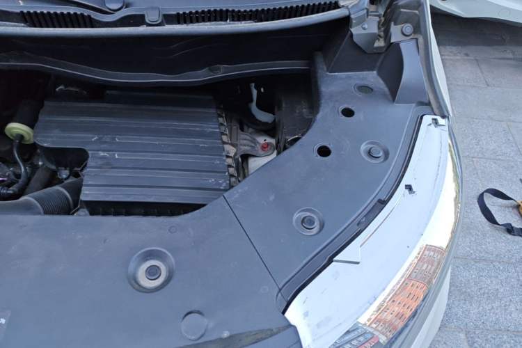 Used Wey Gaoshan 2023 Four-Wheel Drive Flagship Edition Engine Bay Left