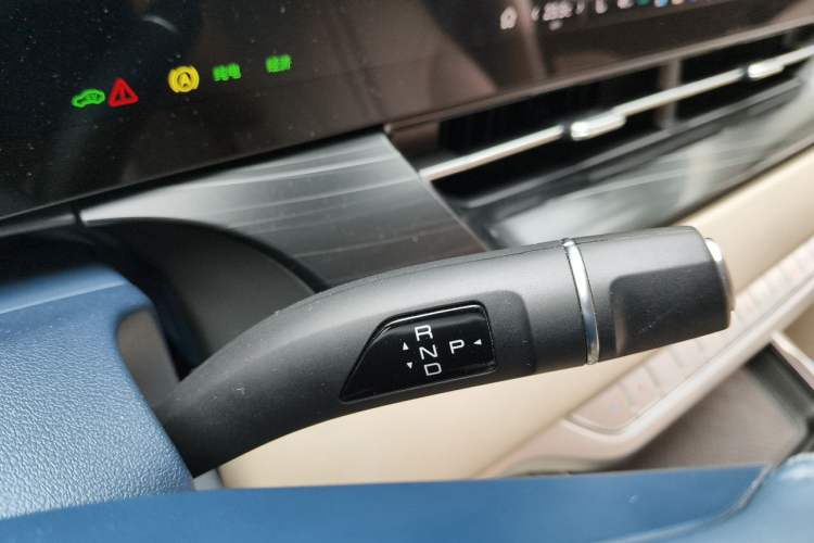 Used Wey Gaoshan 2023 Four-Wheel-Drive Executive Extended Version Gear Lever