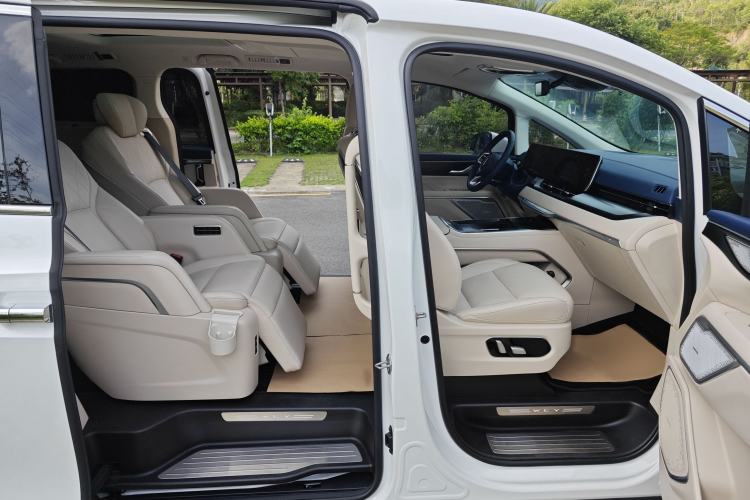 Used Wey Gaoshan 2023 Four-Wheel Drive Flagship Edition Interior 10