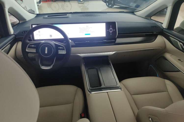 Used Wey Gaoshan 2023 Four-Wheel Drive Flagship Edition Interior 3
