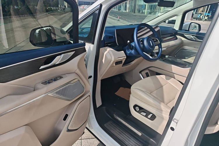 Used Wey Gaoshan 2023 Four-Wheel Drive Flagship Edition Interior 3
