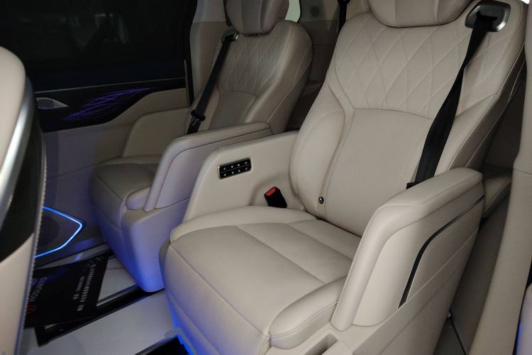 Used Wey Gaoshan 2023 Four-Wheel Drive Flagship Edition Interior 4