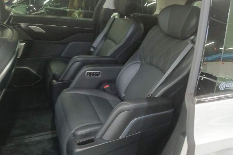 Used Wey Gaoshan 2023 Four-Wheel Drive Flagship Edition Interior 4