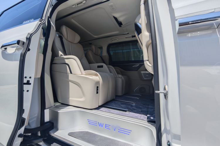 Used Wey Gaoshan 2023 Four-Wheel-Drive Executive Extended Version Interior 5