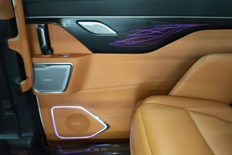 Used Wey Gaoshan 2023 Four-Wheel Drive Flagship Edition Interior 6