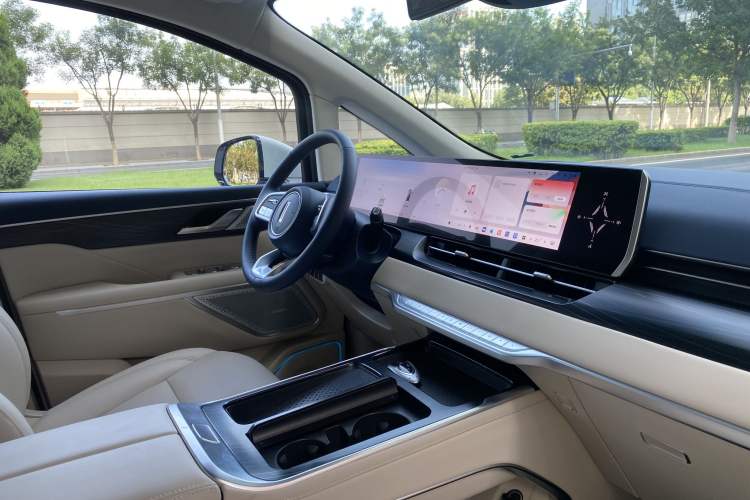 Used Wey Gaoshan 2023 Four-Wheel Drive Flagship Edition Interior 6