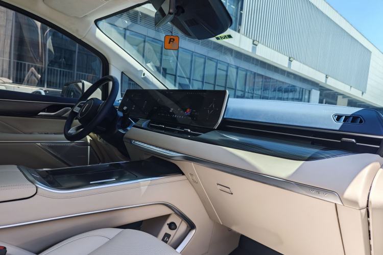 Used Wey Gaoshan 2023 Four-Wheel-Drive Executive Extended Version Interior 8