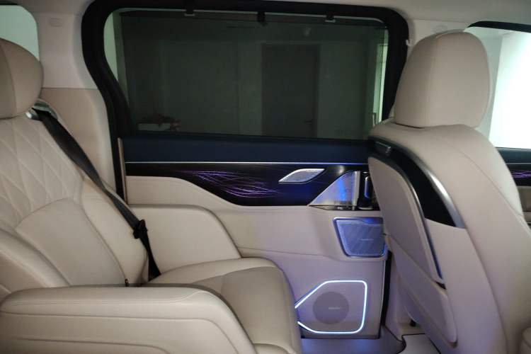 Used Wey Gaoshan 2023 Four-Wheel Drive Flagship Edition Interior 8