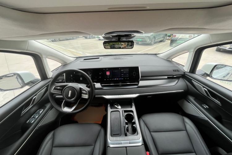 Used Wey Gaoshan 2023 Four-Wheel Drive Flagship Edition Interior 9