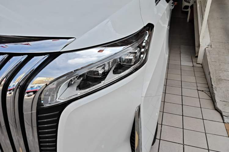 Used Wey Gaoshan 2023 Four-Wheel Drive Flagship Edition Left Front Headlight