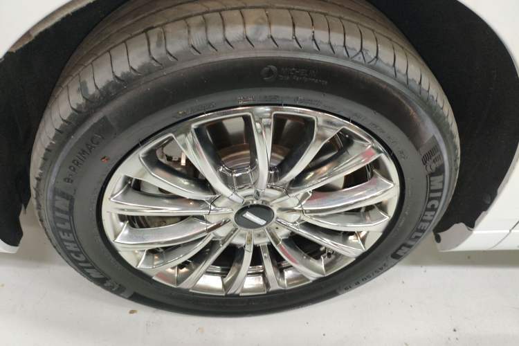 Used Wey Gaoshan 2023 Four-Wheel Drive Flagship Edition Left Front Wheel Hub