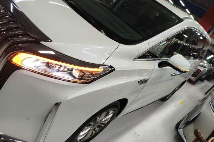 Used Wey Gaoshan 2023 Four-Wheel Drive Flagship Edition Left Side