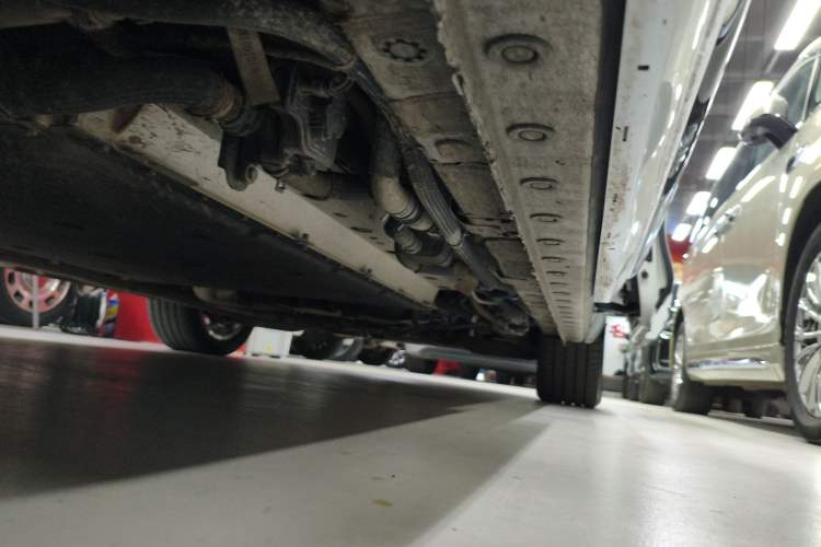 Used Wey Gaoshan 2023 Four-Wheel Drive Flagship Edition Left Side Sill