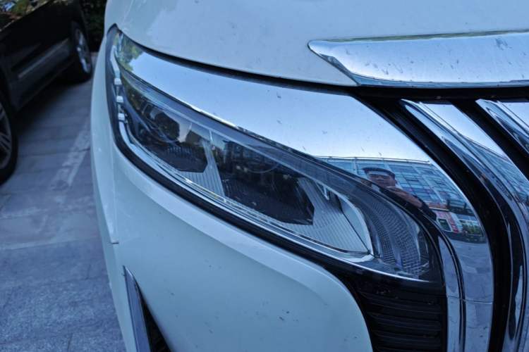 Used Wey Gaoshan 2023 Four-Wheel Drive Flagship Edition Right Front Headlight