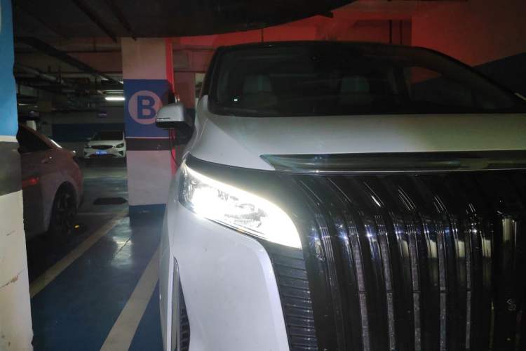 Used Wey Gaoshan 2023 Four-Wheel Drive Flagship Edition Right Front Headlight