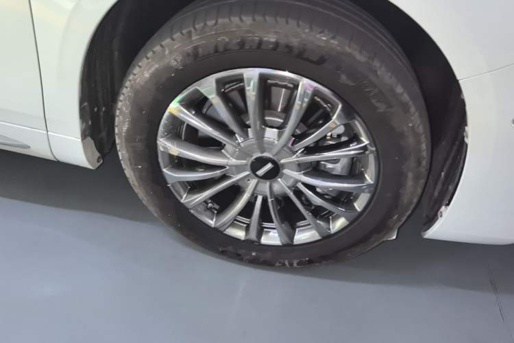 Used Wey Gaoshan 2023 Four-Wheel Drive Flagship Edition Right Front Wheel Hub