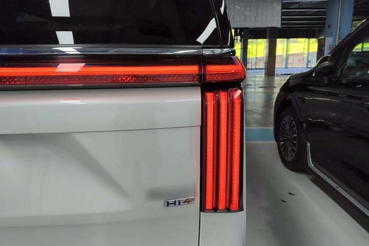 Used Wey Gaoshan 2023 Four-Wheel-Drive Executive Extended Version Right Rear Taillight