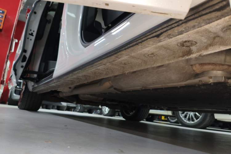 Used Wey Gaoshan 2023 Four-Wheel Drive Flagship Edition Right Side Sill