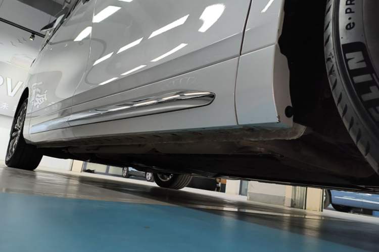 Used Wey Gaoshan 2023 Four-Wheel-Drive Executive Extended Version Right Side Sill