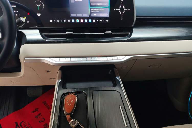 Used Wey Gaoshan 2023 Four-Wheel Drive Flagship Edition Audio And AC Panel