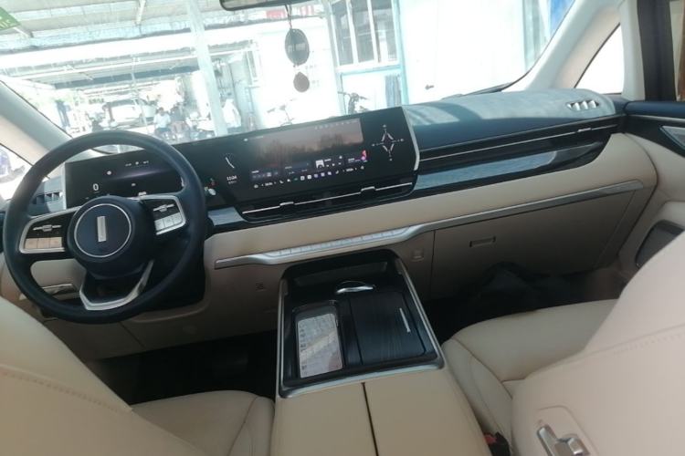Used Wey Gaoshan 2023 Four-Wheel Drive Flagship Edition Center Console