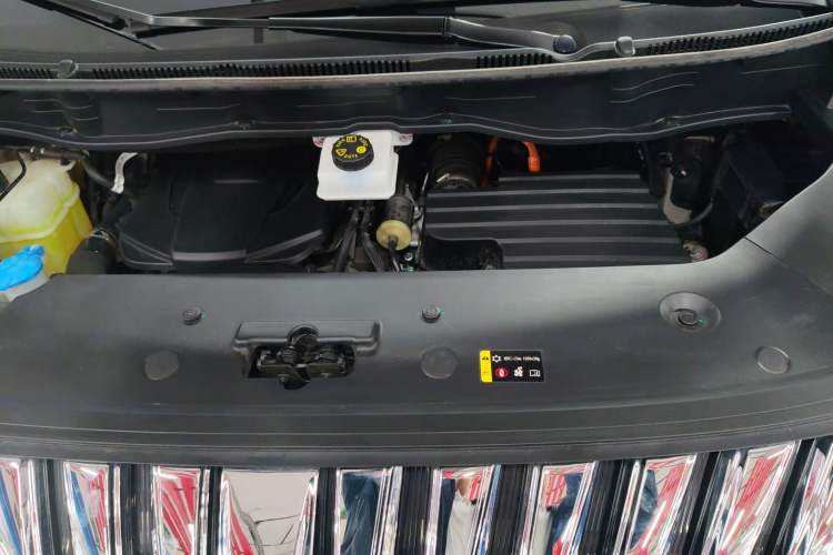 Used Wey Gaoshan 2023 Four-Wheel Drive Flagship Edition Engine Bay