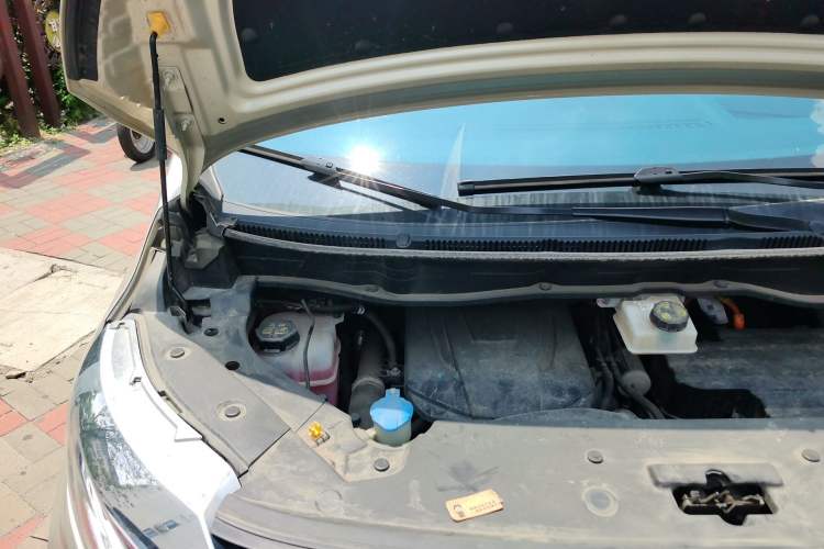 Used Wey Gaoshan 2023 Four-Wheel Drive Premium Edition Engine Bay Right