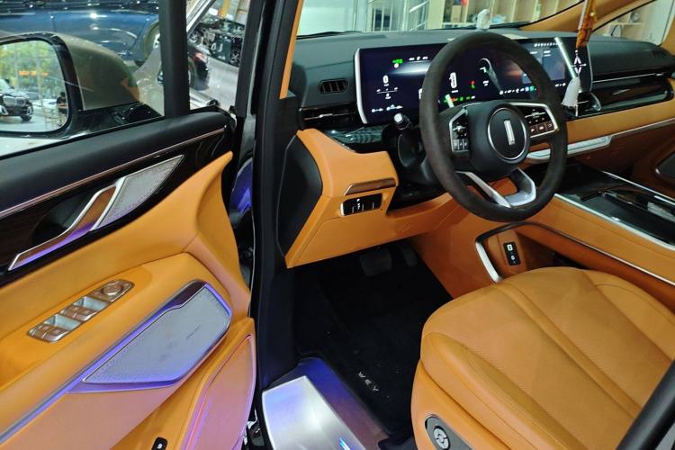Used Wey Gaoshan 2023 Four-Wheel-Drive Executive Extended Version Interior 2