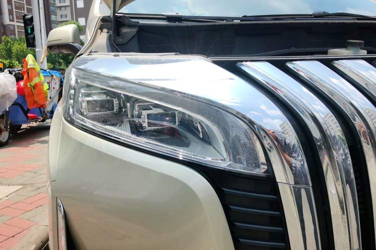 Used Wey Gaoshan 2023 Four-Wheel Drive Premium Edition Right Front Headlight
