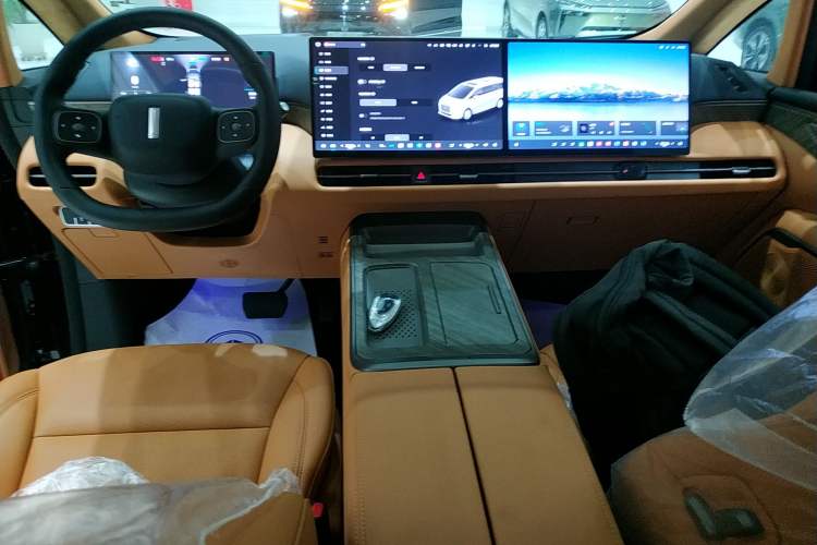 Used Wey Gaoshan 2025 Four-Wheel Drive Alpine 9 Audio And AC Panel