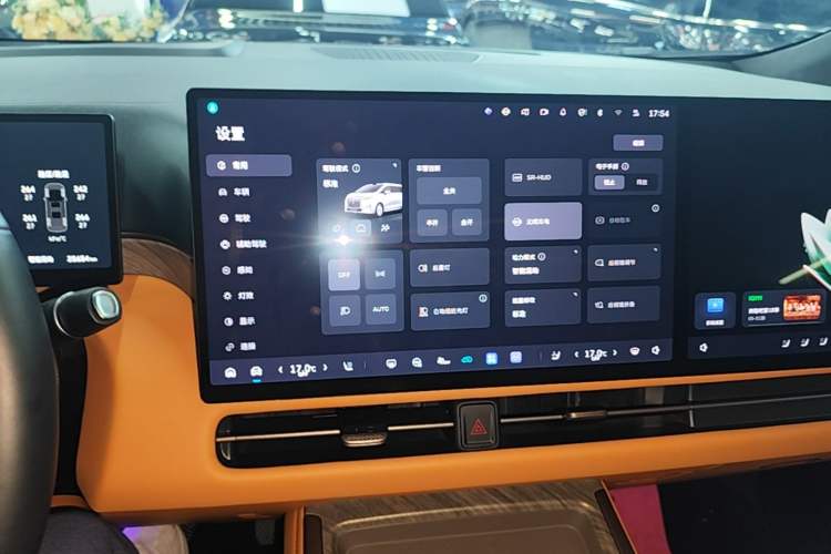 Used Wey Gaoshan 2025 Four-Wheel Drive Alpine 8 Audio And AC Panel