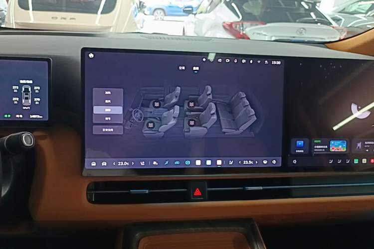 Used Wey Gaoshan 2025 Four-Wheel Drive Alpine 8 Audio And AC Panel