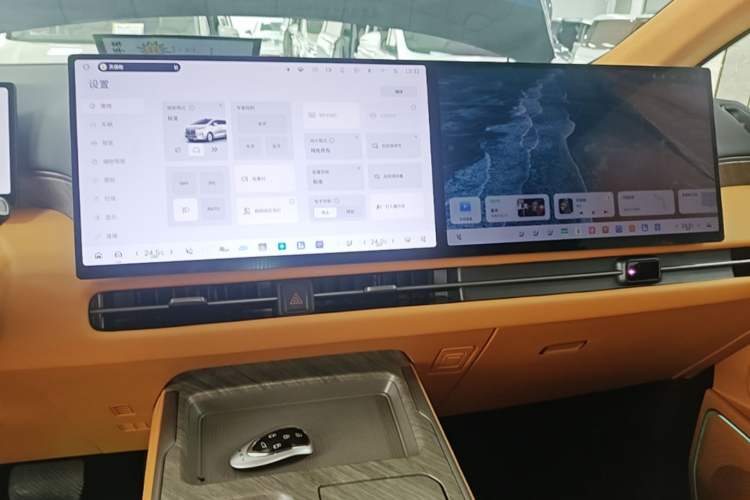 Used Wey Gaoshan 2025 Four-Wheel Drive Alpine 8 Audio And AC Panel