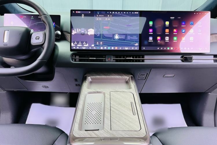 Used Wey Gaoshan 2025 Four-Wheel Drive Alpine 8 Audio And AC Panel