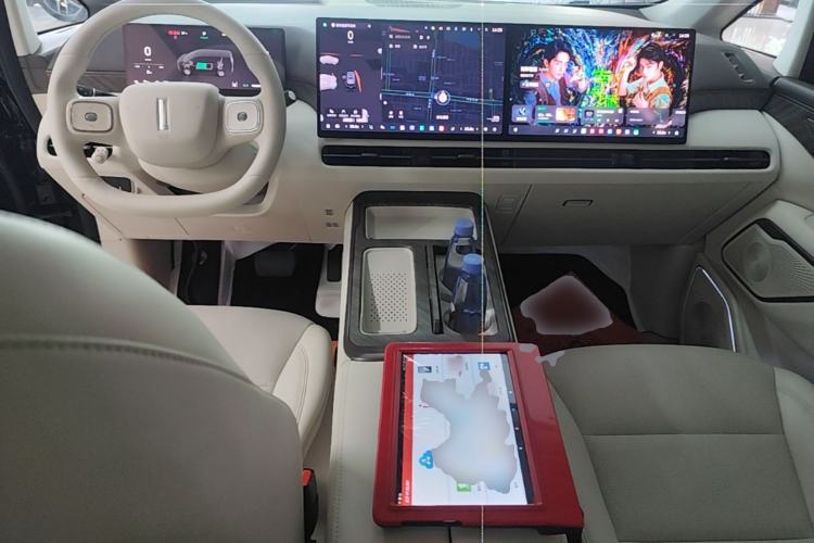 Used Wey Gaoshan 2025 Four-Wheel Drive Alpine 8 Center Console