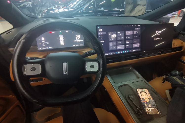 Used Wey Gaoshan 2025 Four-Wheel Drive Alpine 8 Center Console