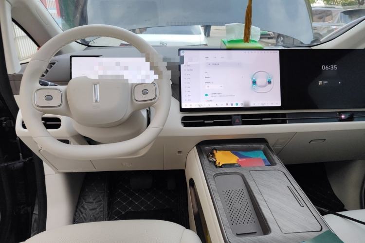 Used Wey Gaoshan 2025 Model Four-Wheel Drive Gao Shan 7 Center Console