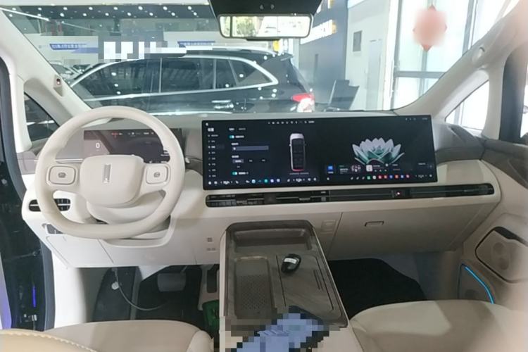 Used Wey Gaoshan 2025 Four-Wheel Drive Alpine 8 Center Console