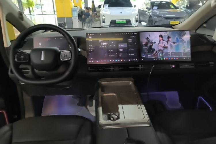 Used Wey Gaoshan 2025 Four-Wheel Drive Alpine 9 Center Console