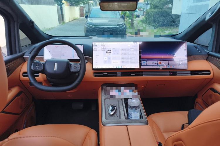 Used Wey Gaoshan 2025 Four-Wheel Drive Alpine 8 Center Console