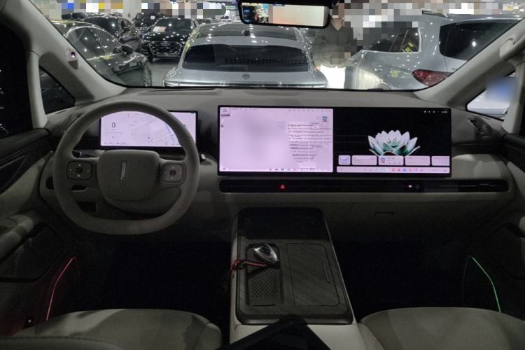 Used Wey Gaoshan 2025 Four-Wheel Drive Alpine 8 Center Console