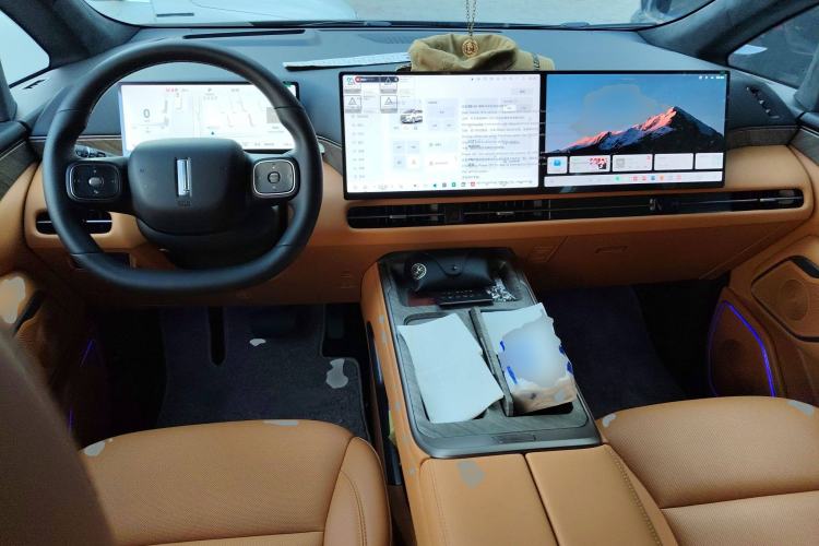 Used Wey Gaoshan 2025 Four-Wheel Drive Alpine 9 Center Console