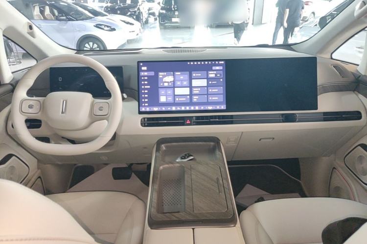 Used Wey Gaoshan 2025 Four-Wheel Drive Alpine 8 Center Console