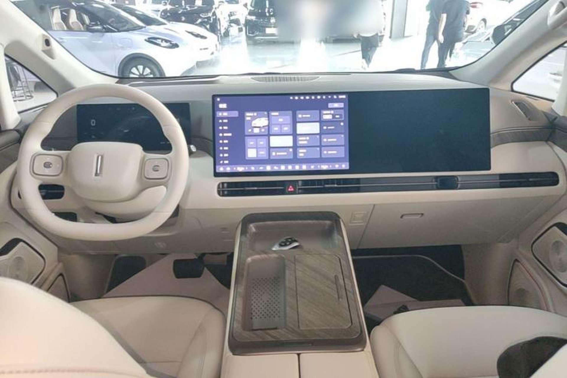 Used Wey Gaoshan 2025 Four-Wheel Drive Alpine 8 Center Console
