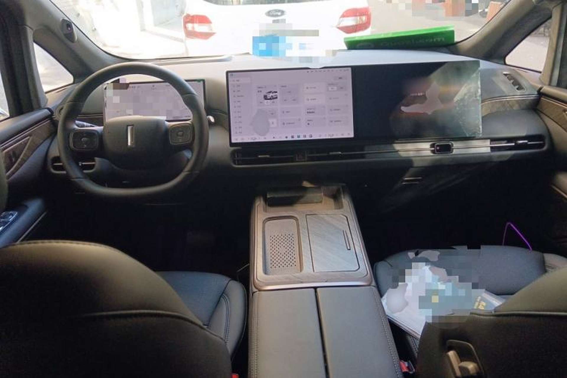 Used Wey Gaoshan 2025 Four-Wheel Drive Alpine 8 Center Console